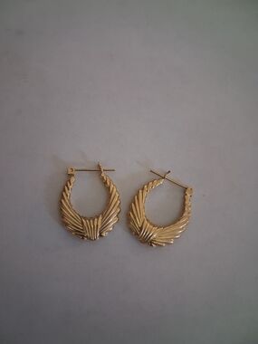 Vintage Solid 14K Gold Earrings